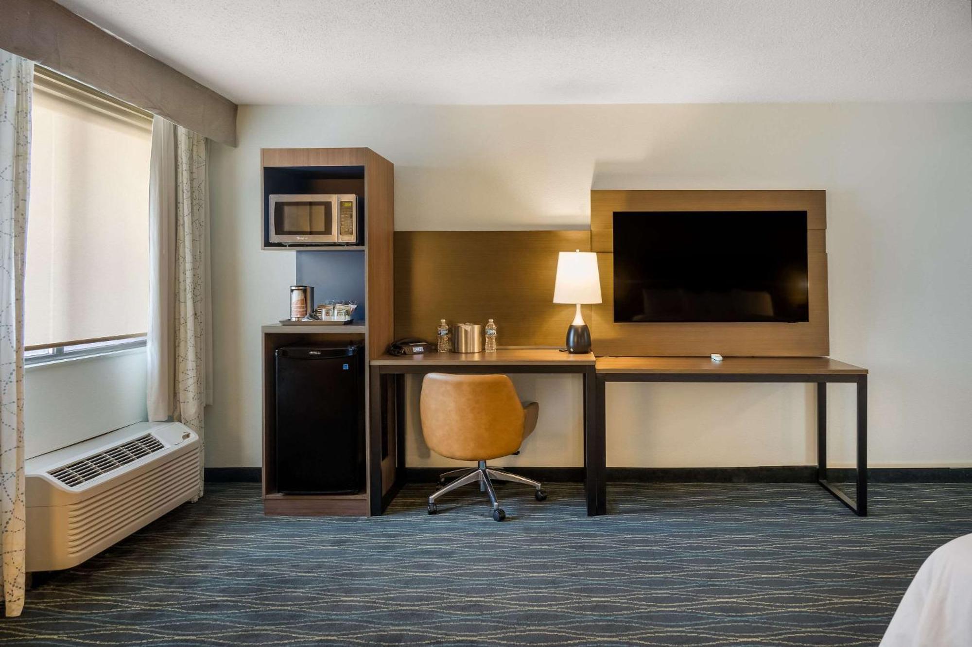 เรดิสัน โฮเทล แกรนด์ ราพิดส์ ริเวอร์ฟรอนต์ Hotel แกรนด์แรพิดส์ ภายนอก รูปภาพ